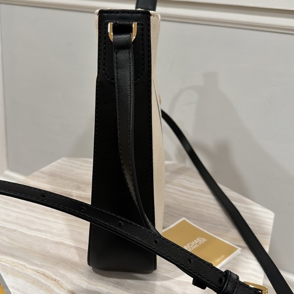 Michael Kors Bag Charlotte Canvas Crossbody - Picture 4 of 17
